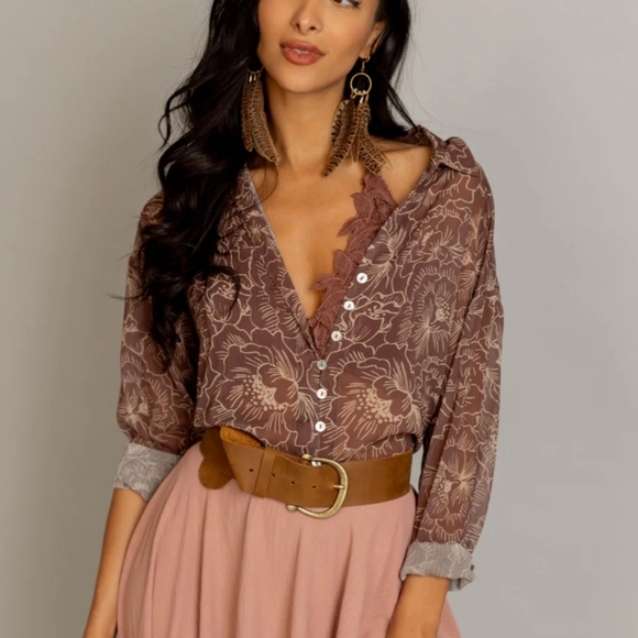 Floral Patterned Womens Blouse - Picture 7 of 11